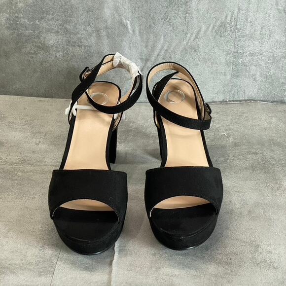 JOURNEE COLLECTION Women's Black Nairri Block Heel Ankle Strap Platform Pumps - Picture 2 of 8